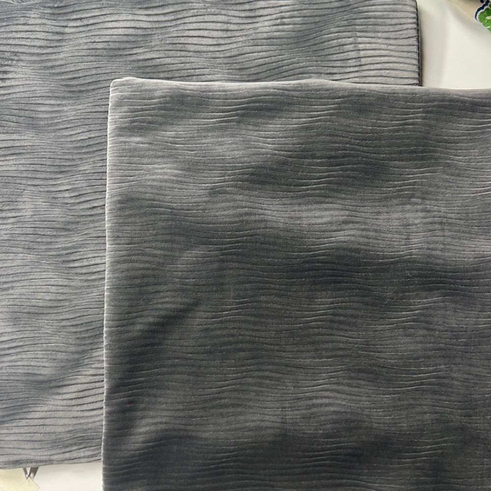 Velvet pillow case 16x16” cushions covers, Silver gray NWT